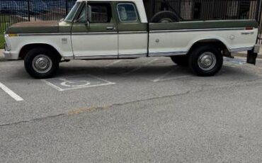 Ford-f350-super-cab-camper-special-1976-green