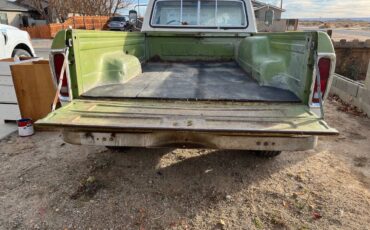 Ford-f350-super-camper-special-1973-green