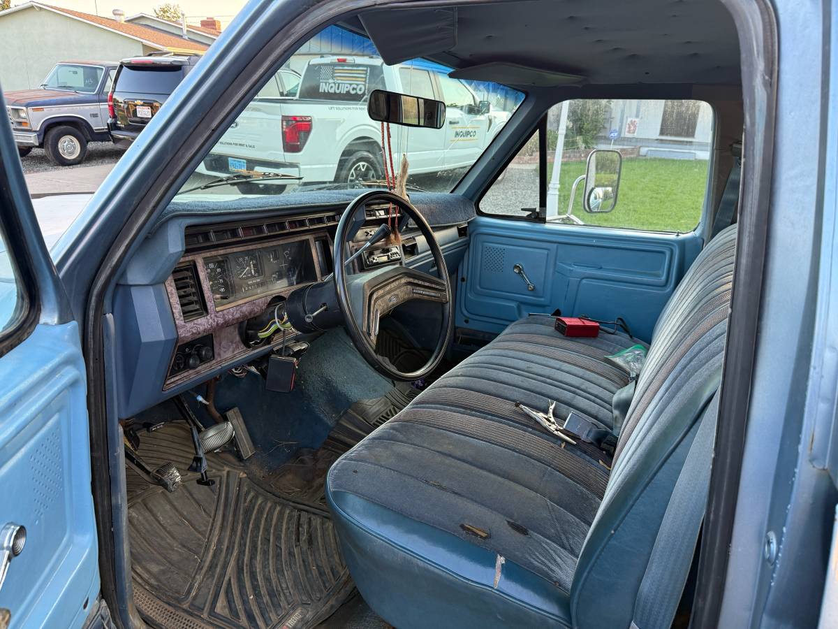 Ford-f350-super-duty-crew-cab-diesel-1985-blue-13