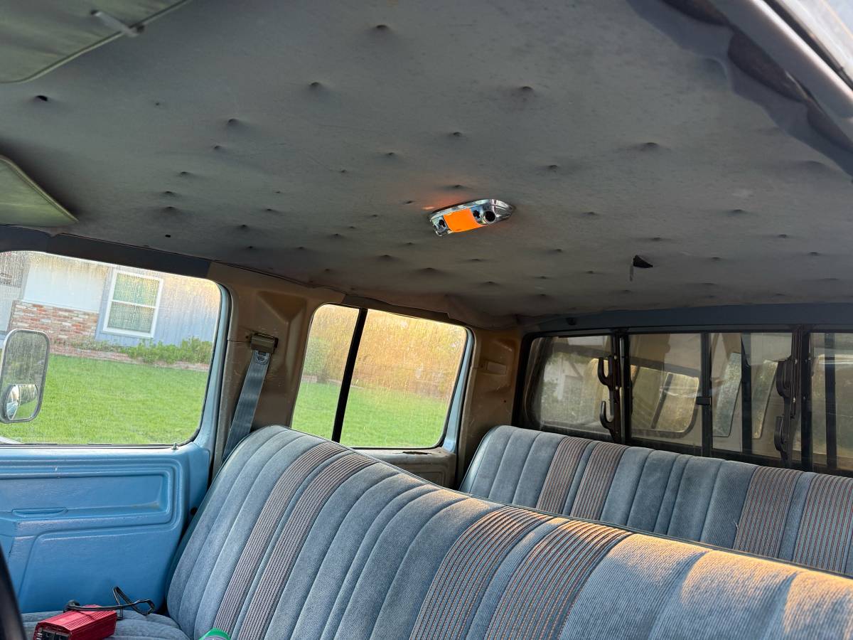 Ford-f350-super-duty-crew-cab-diesel-1985-blue-15