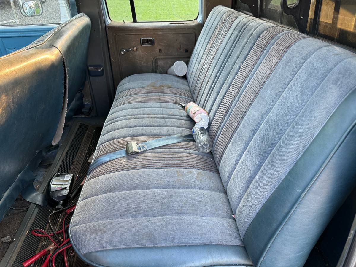 Ford-f350-super-duty-crew-cab-diesel-1985-blue-18
