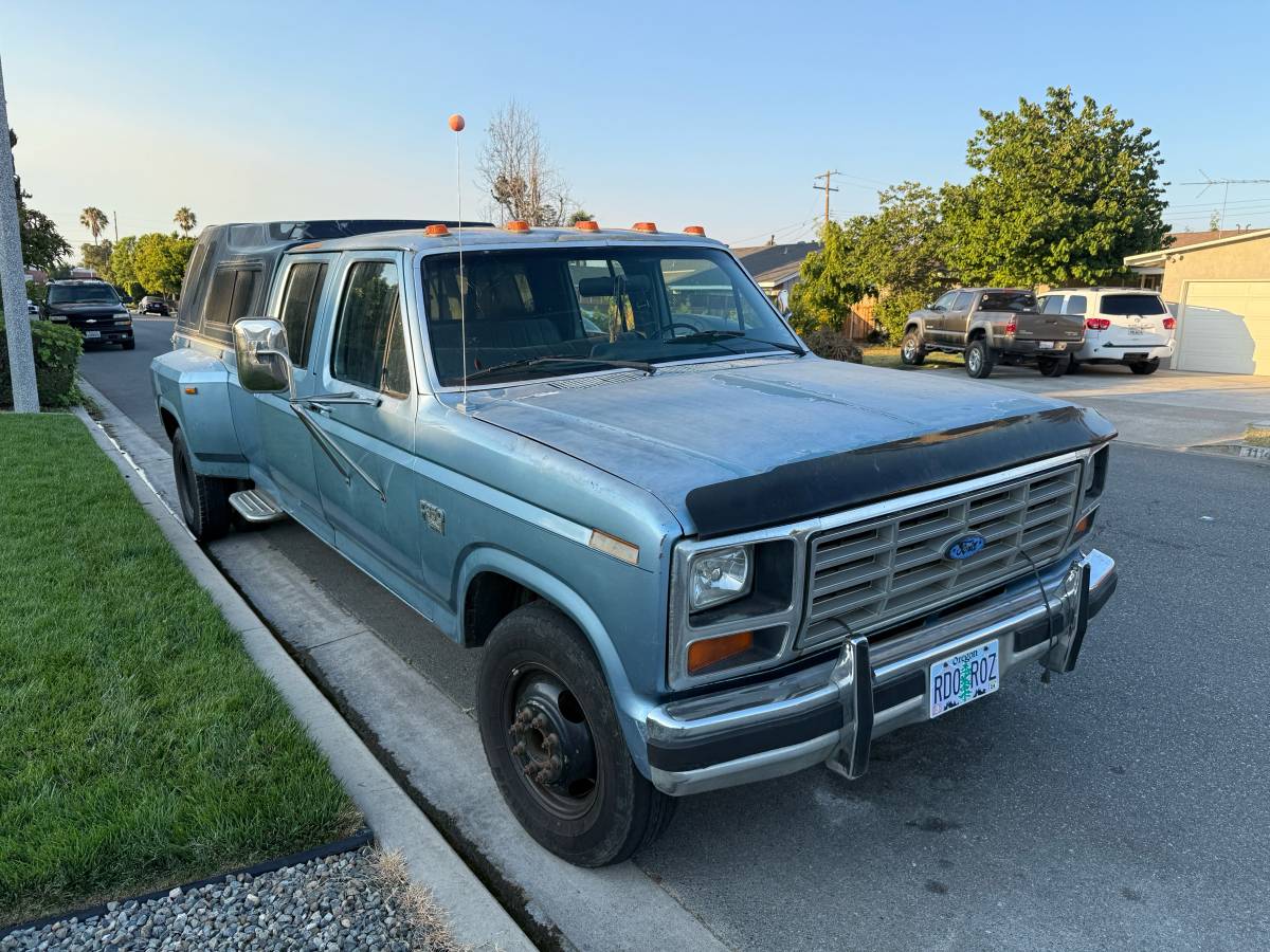Ford-f350-super-duty-crew-cab-diesel-1985-blue-21