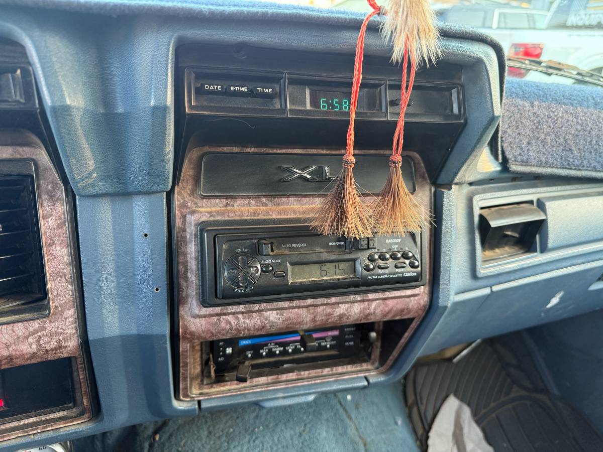 Ford-f350-super-duty-crew-cab-diesel-1985-blue-22