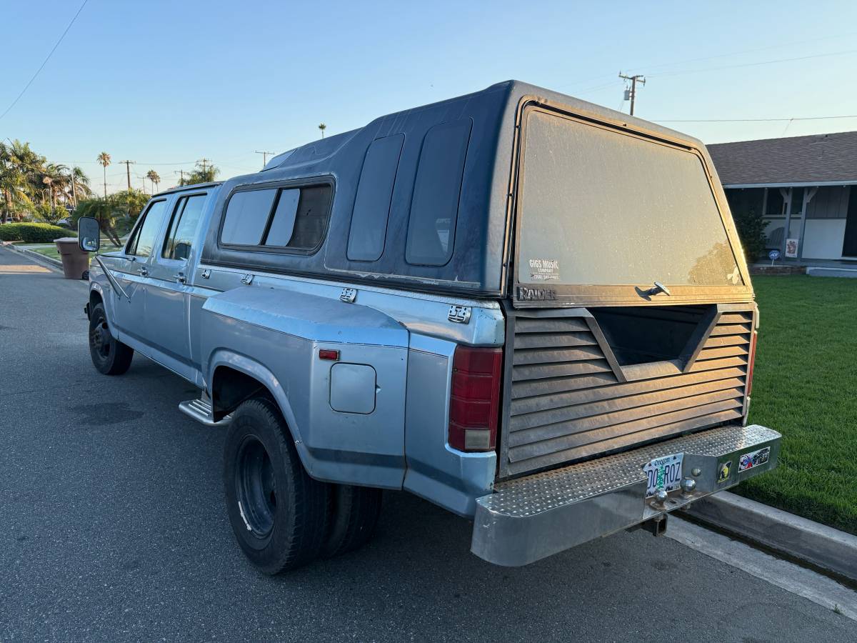 Ford-f350-super-duty-crew-cab-diesel-1985-blue-4