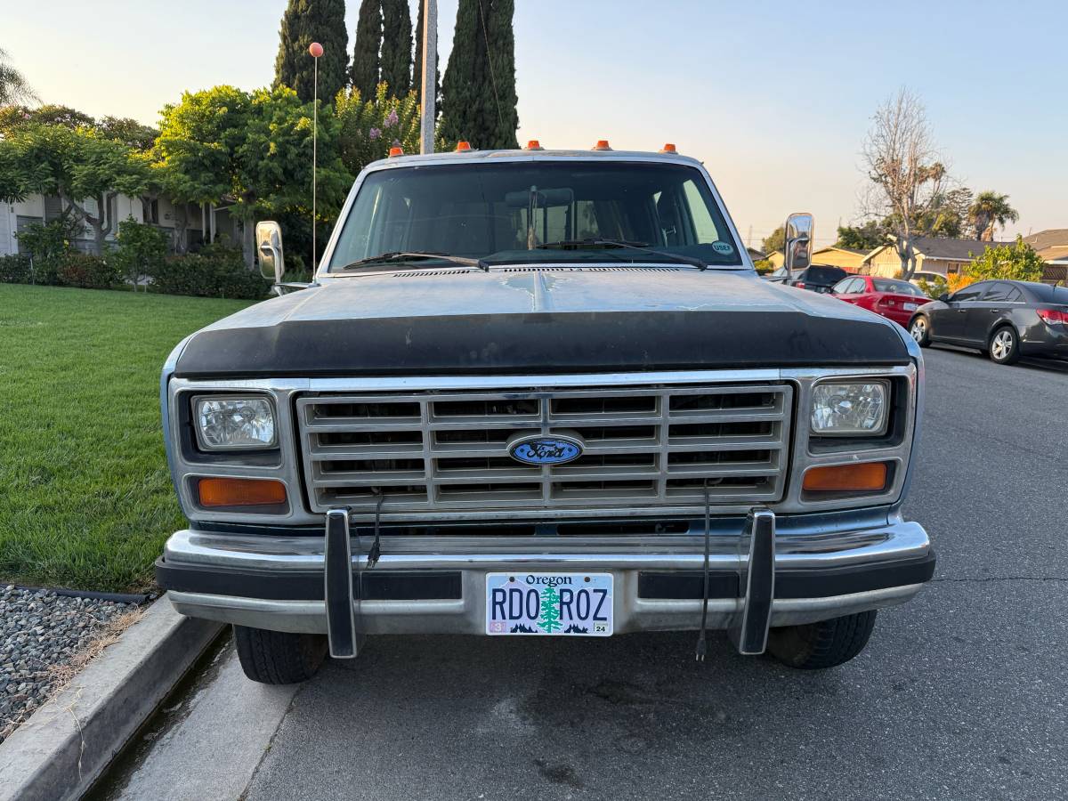 Ford-f350-super-duty-crew-cab-diesel-1985-blue