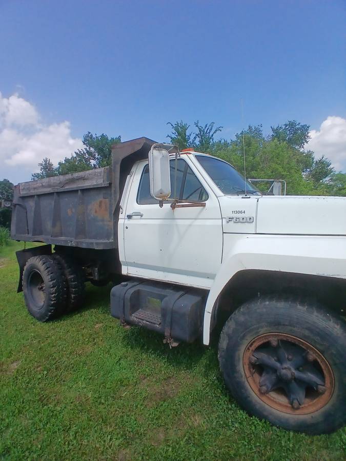 Ford-f600-1987-white-2