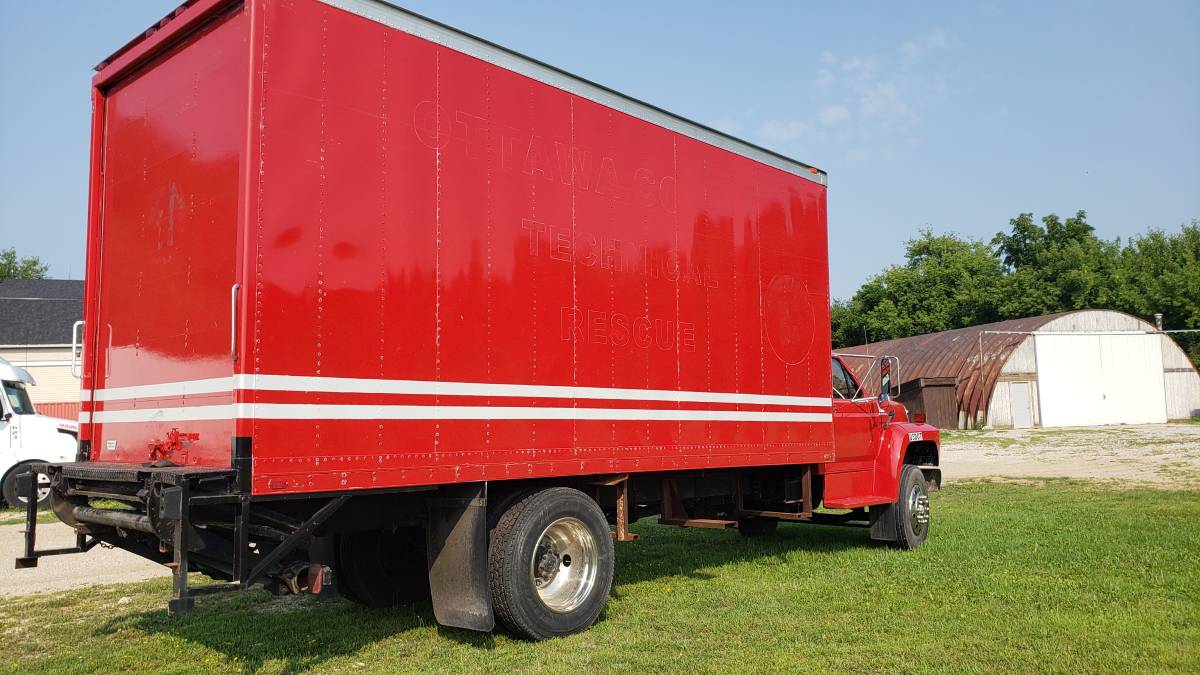 Ford-f700-diesel-1989-16