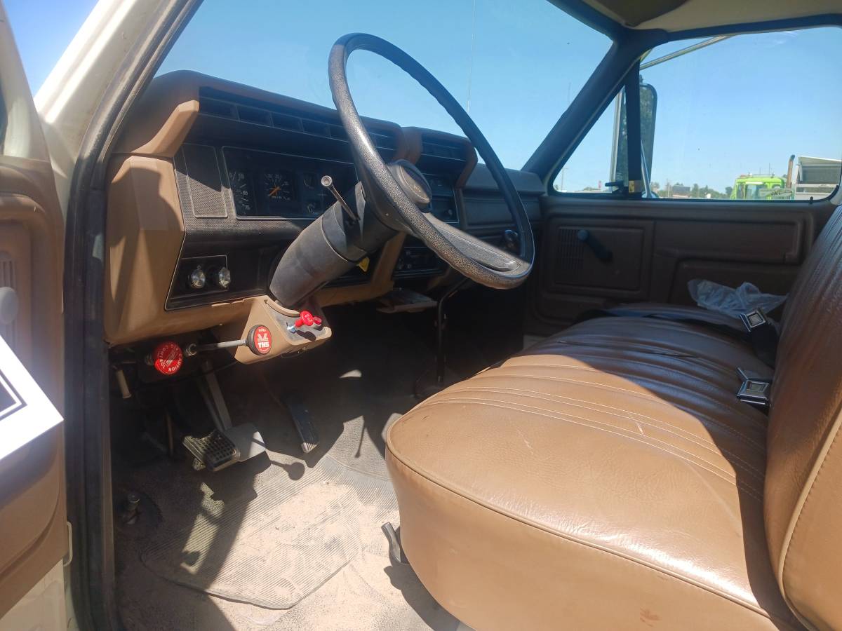 Ford-f8000-1989-white-3