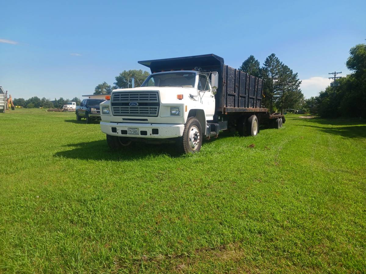 Ford-f8000-1989-white-4
