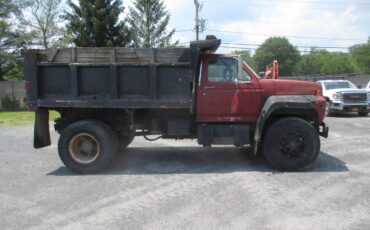 Ford-f8000-diesel-1985-red-1
