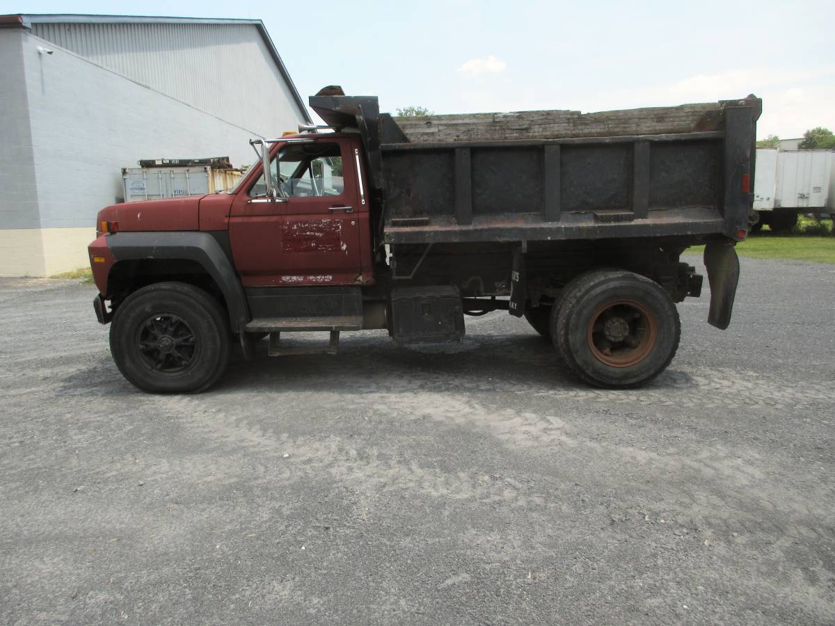 Ford-f8000-diesel-1985-red-3