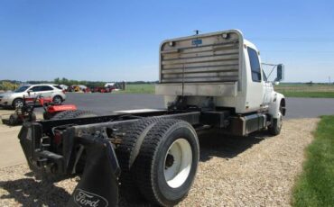 Ford-f850-diesel-1995-white-3