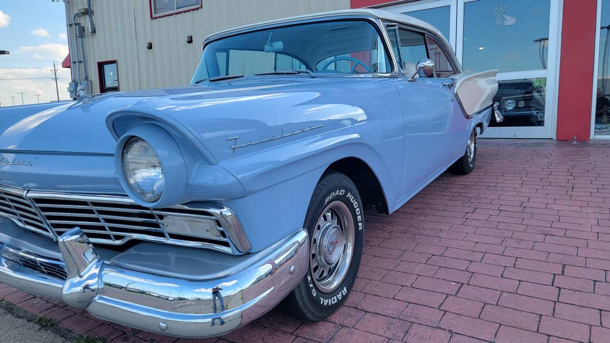 Ford-fairlane-1957-11
