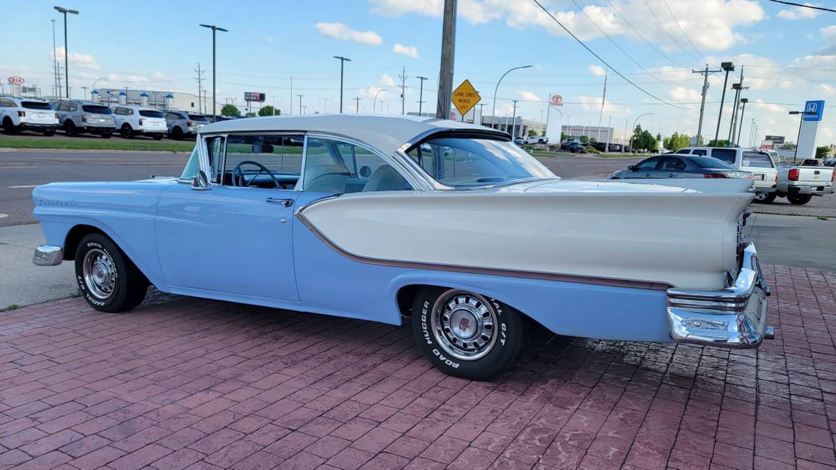 Ford-fairlane-1957-6