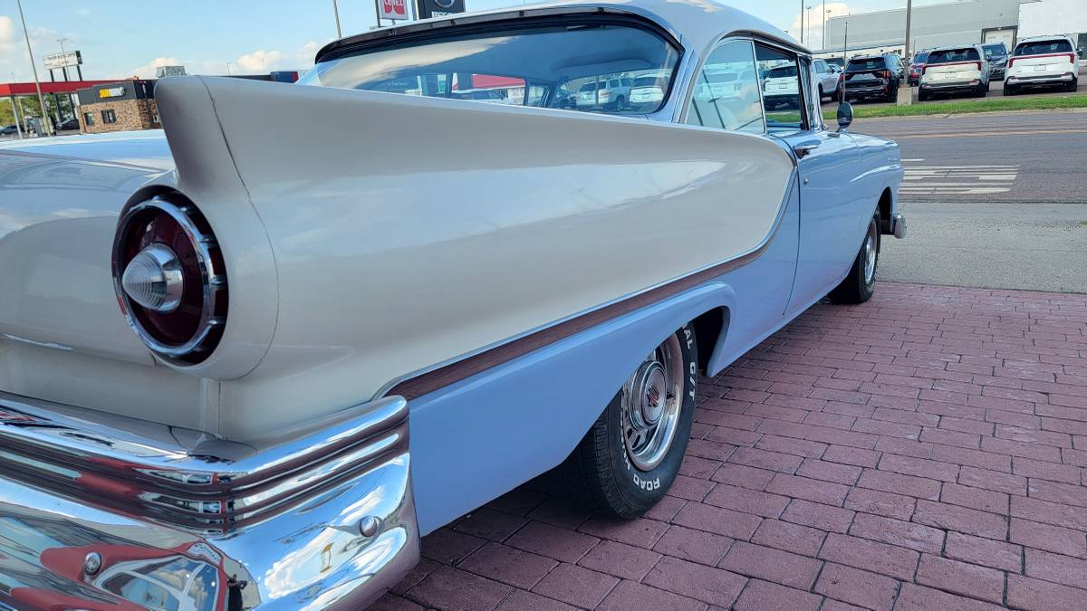 Ford-fairlane-1957-9