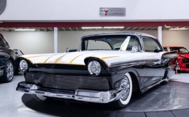 Ford-fairlane-1957-black-2