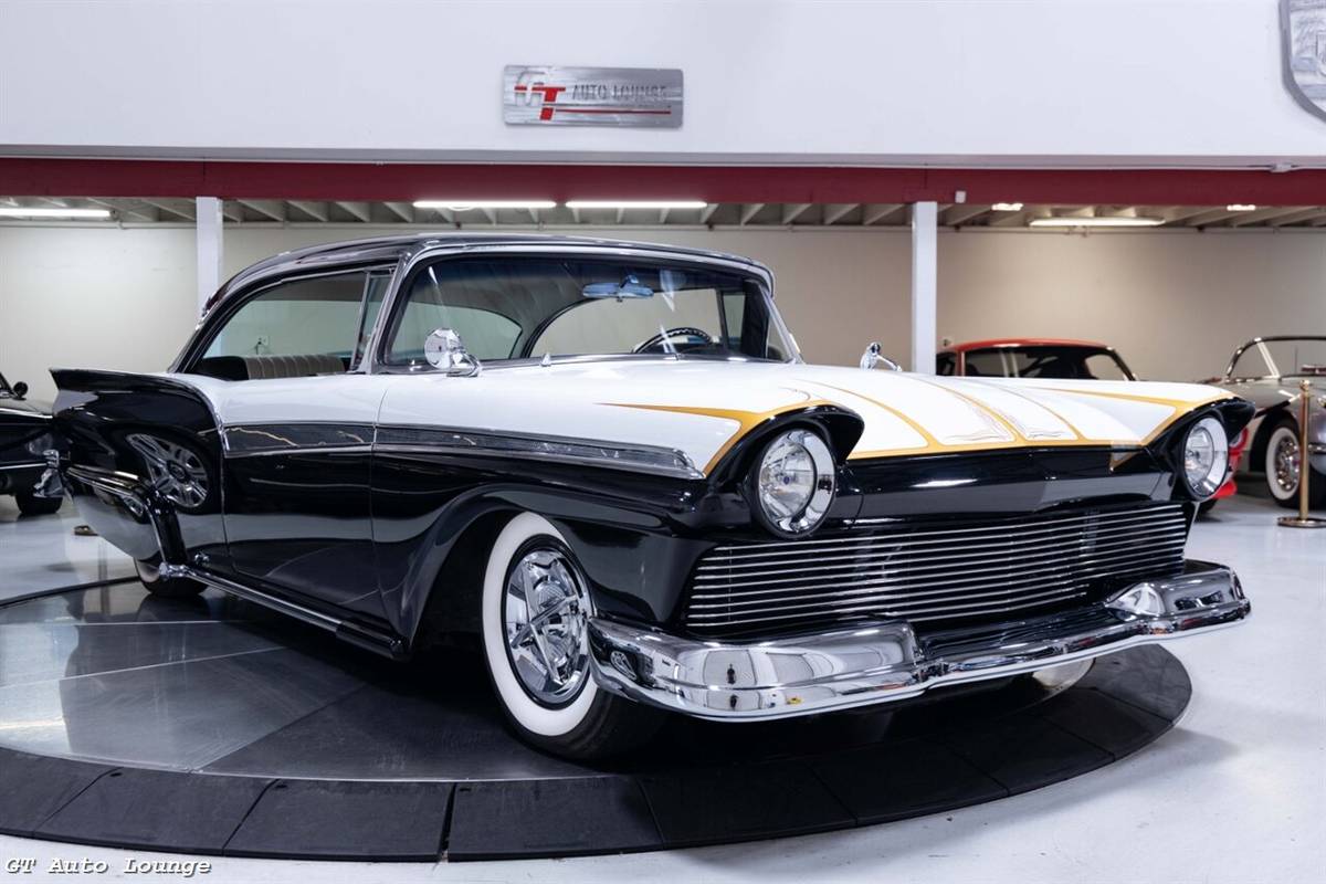 Ford-fairlane-1957-black-4