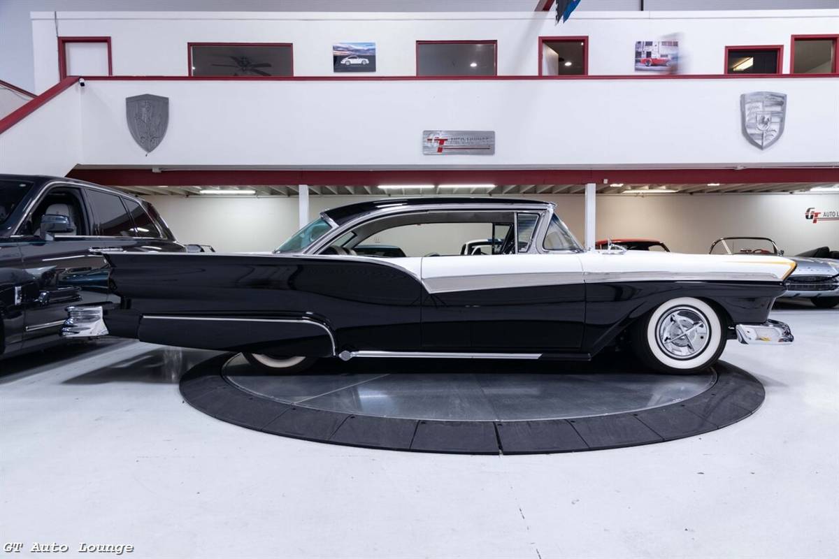 Ford-fairlane-1957-black-5