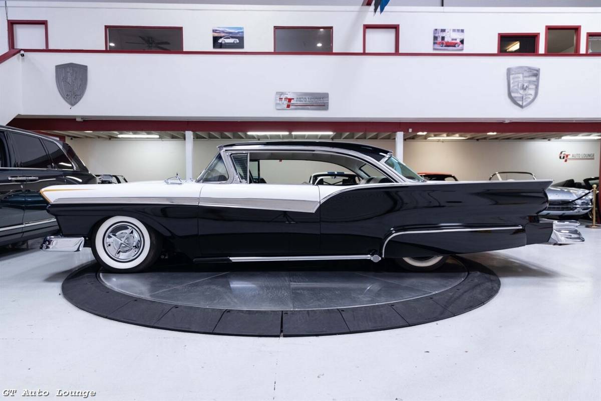 Ford-fairlane-1957-black-9