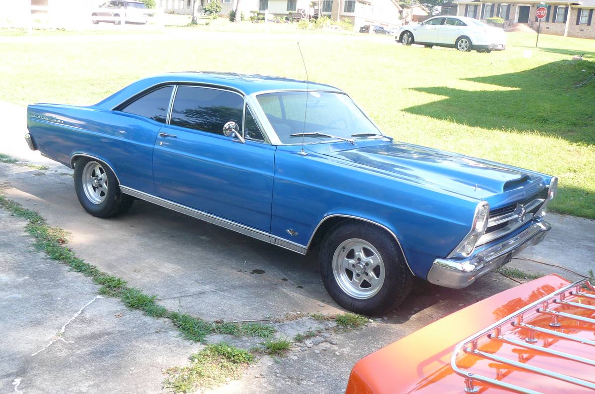 Ford-fairlane-1966-blue-1