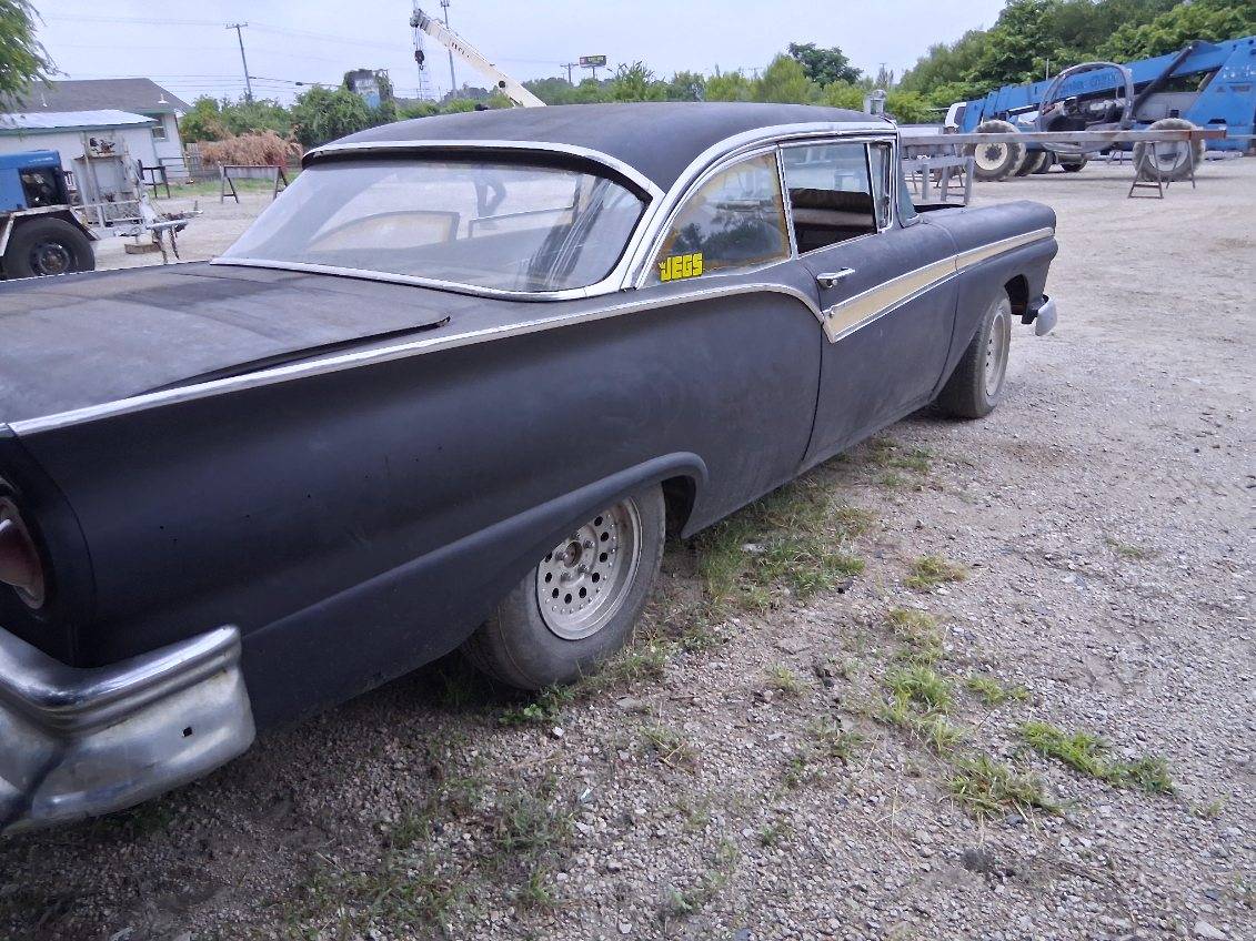 Ford-fairlane-500-1957-black-7