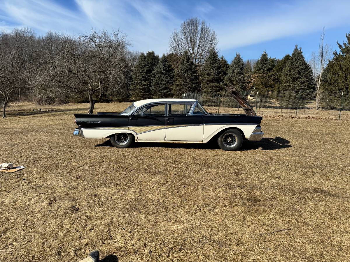 Ford-fairlane-500-1958-white