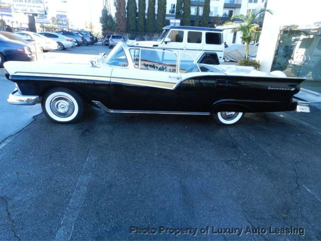 Ford-fairlane-sunliner-1957-black-15