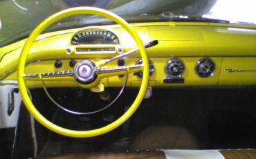 Ford-fairlane-town-sedan-1955-yellow-1