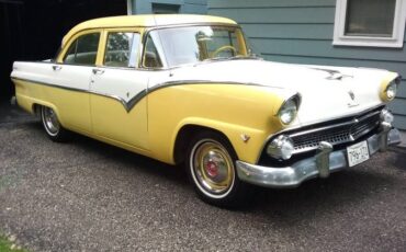 Ford-fairlane-town-sedan-1955-yellow-2
