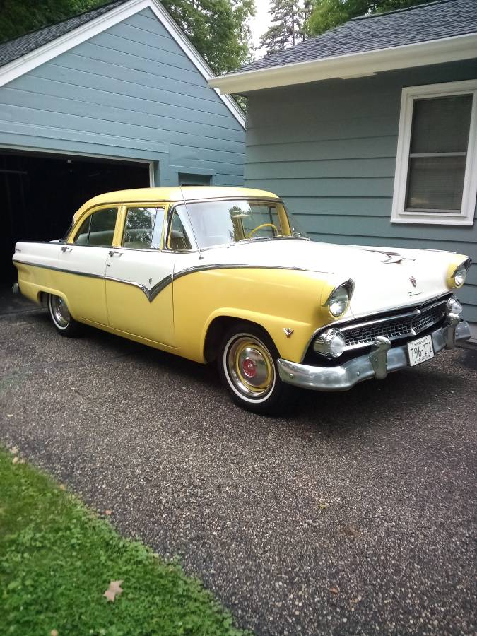 Ford-fairlane-town-sedan-1955-yellow-2
