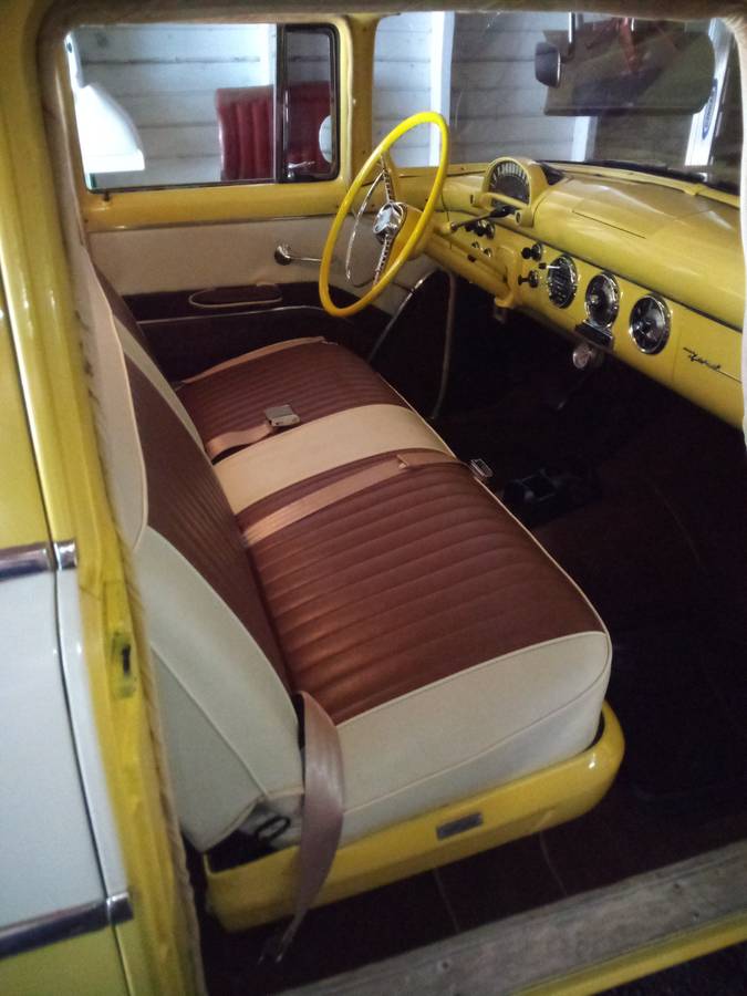 Ford-fairlane-town-sedan-1955-yellow-3