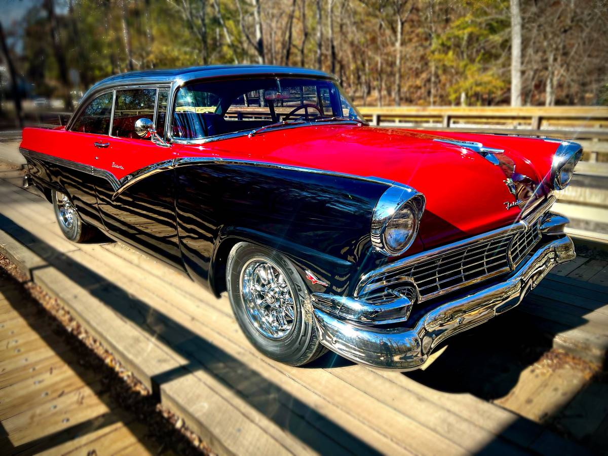 Ford-fairlane-victoria-1956-red-10