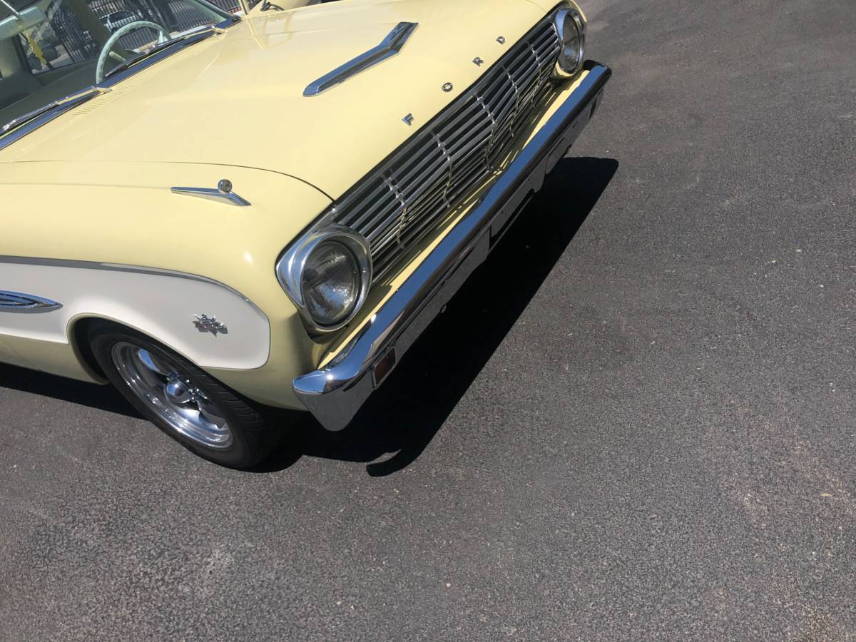 Ford-falcon-1963-yellow-1