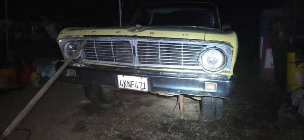 Ford-falcon-ranchero-1964-yellow-6