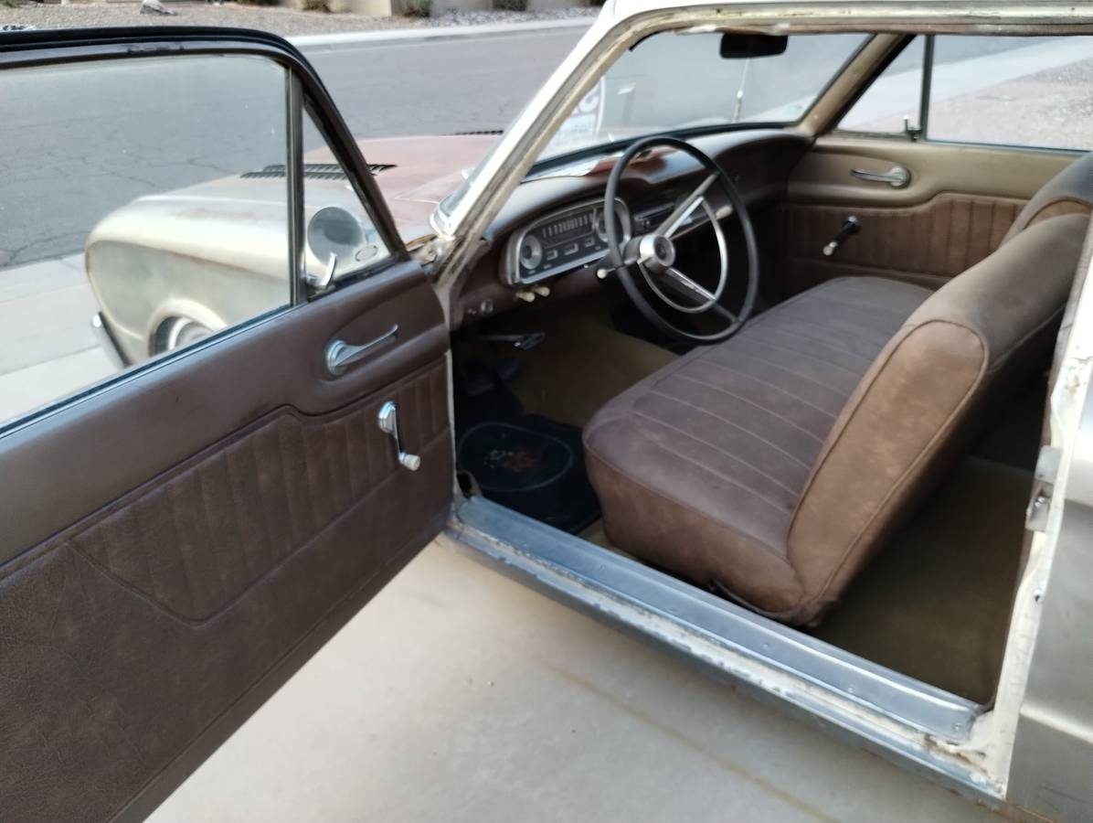 Ford-falcon-wagon-1962-7