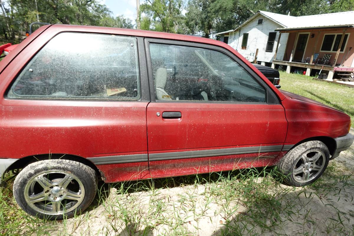 Ford-festiva-1989
