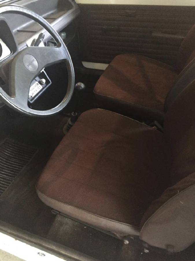Ford-fiesta-1980-white-4