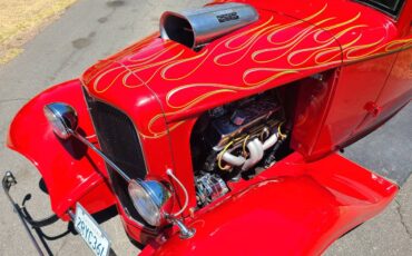 Ford-five-window-coupe-1932-red-14