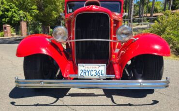 Ford-five-window-coupe-1932-red-15