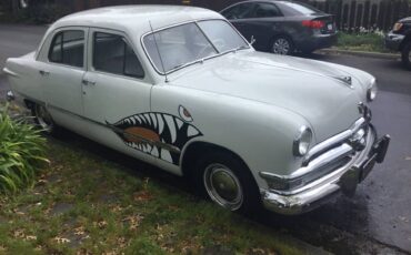 Ford-fourdoor-sedan-1950-grey-1