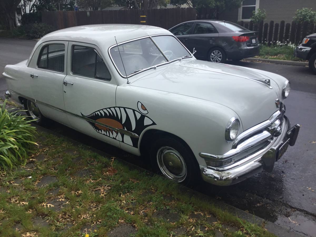 Ford-fourdoor-sedan-1950-grey-1