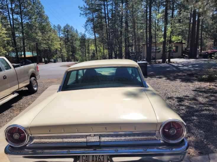 Ford-galaxie-1963-yellow