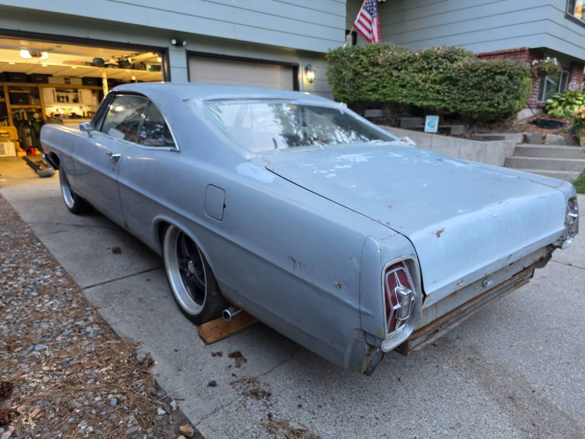 Ford-galaxie-1967-18
