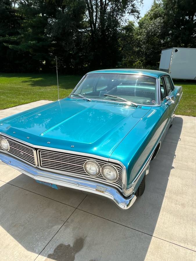 Ford-galaxie-1968-blue-1