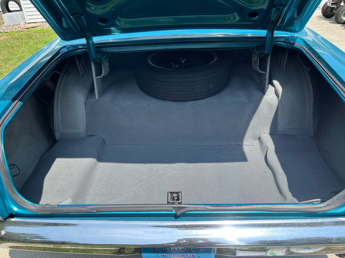 Ford-galaxie-1968-blue-8