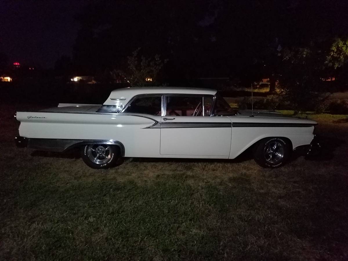 Ford-galaxie-500-1959-white
