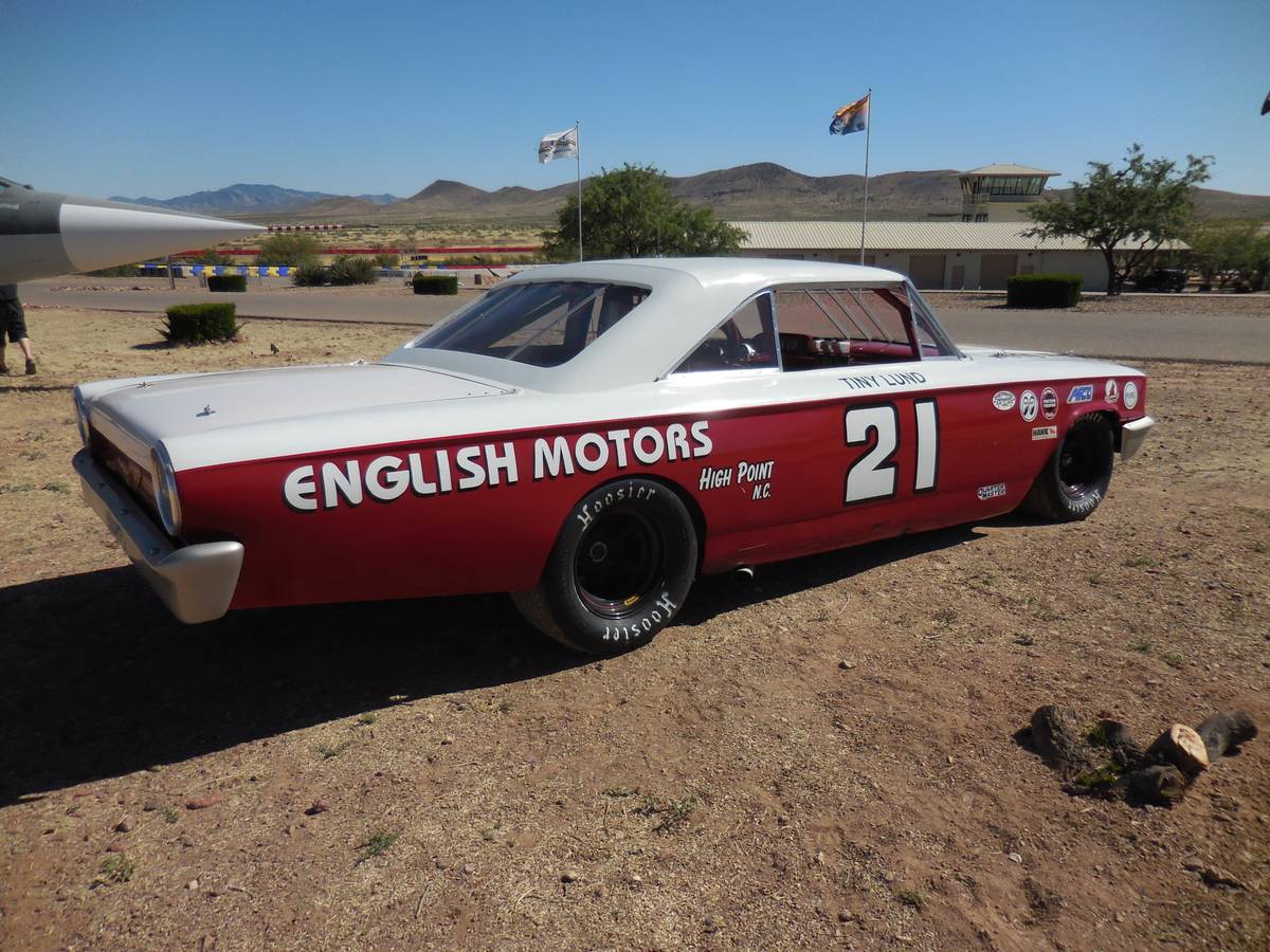 Ford-galaxie-500-1963-13
