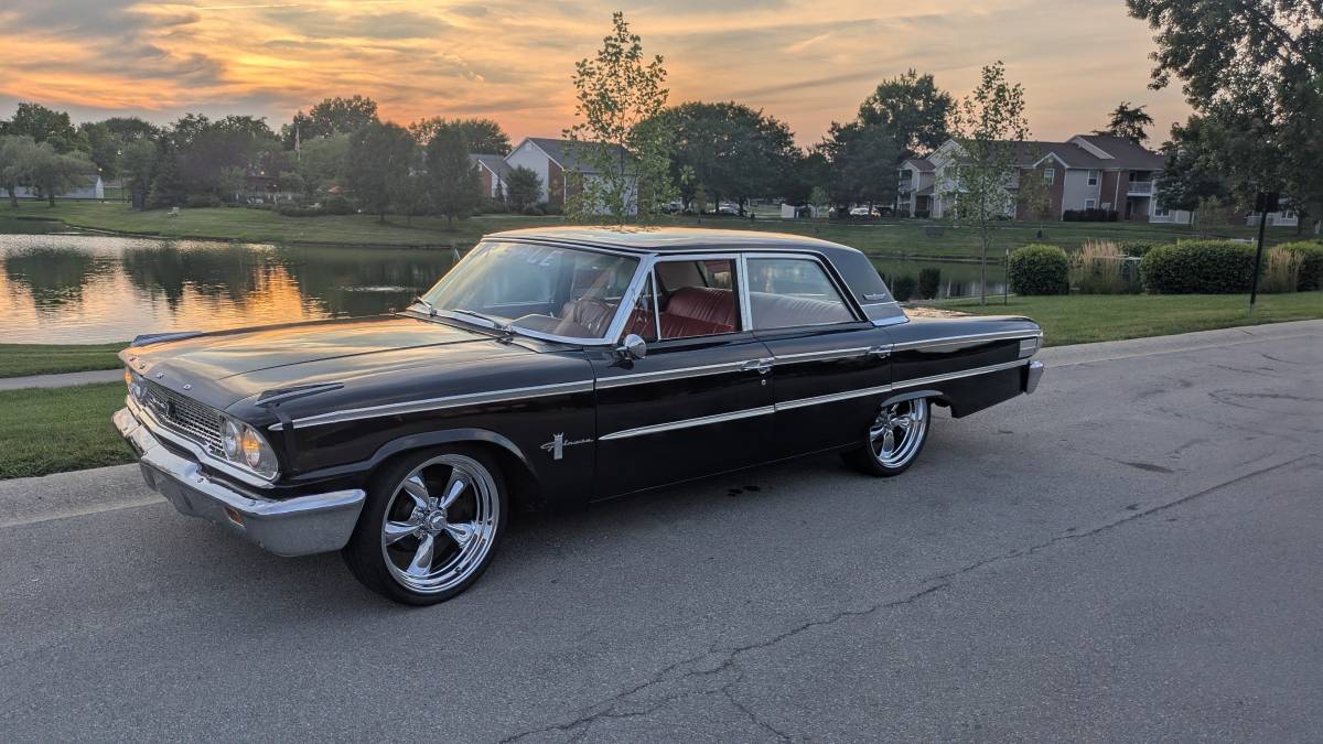 Ford-galaxie-500-1963-black