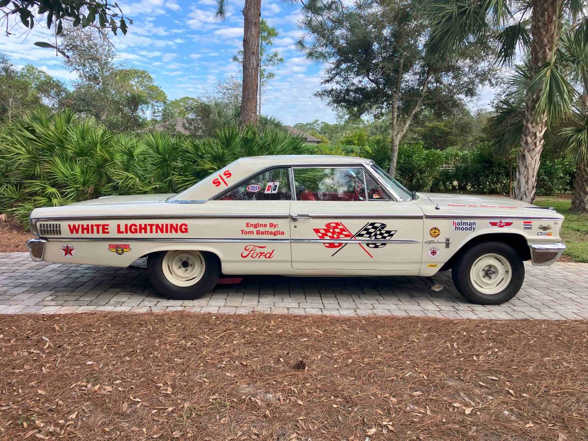 Ford-galaxie-500-1963-white-6