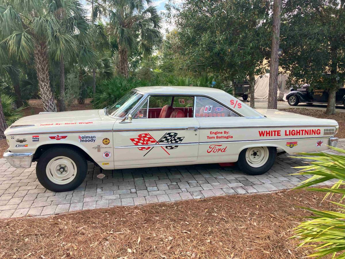 Ford-galaxie-500-1963-white-8